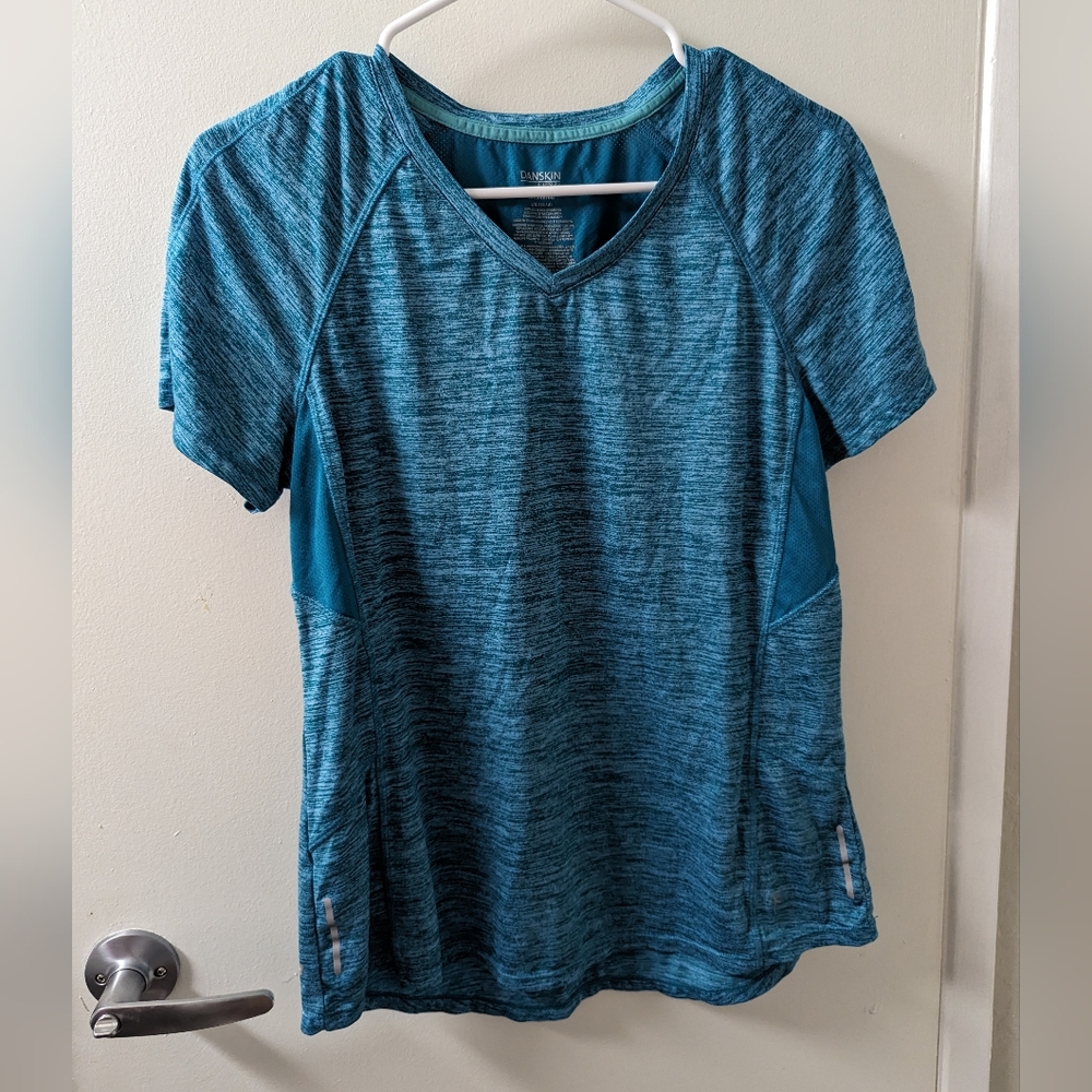 Danskin Now athletic shirt